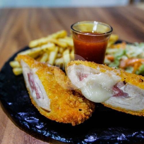 Chicken Cordon Bleu menu Woza Gudang Kopi, TKI