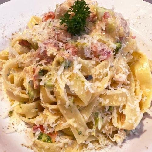 Review Menarik Lovely Cafe Pluit: Kuliner Cozy dengan Cita Rasa Otentik