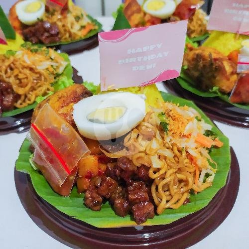 tumpeng 5 porsi menu Nasi Liwet & Tumpeng Mama Ami, Kebon Jeruk