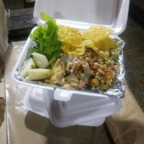 Pahe B menu Cwi Mie Isor Uwit, Guntur