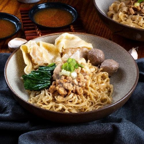 Bakmie Halus Special Kombinasi 3 Topping Ayam Halal menu Bakmie Kobet, Taman Ratu