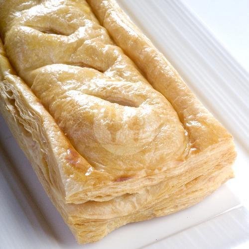 Review Bawean Sweetheart Bakery & Resto: Surga Kue Tradisional di Bandung