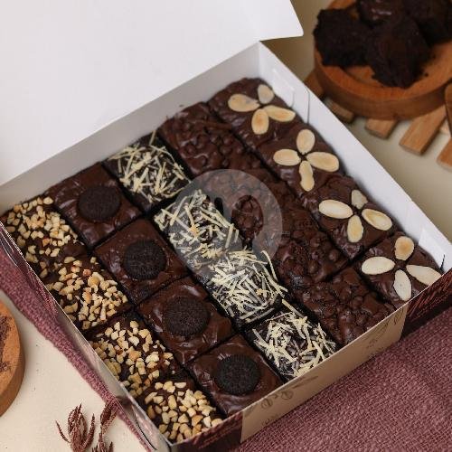 Fudgy Brownies Panggang Large 20x20 menu Omah Brownies, Blimbing