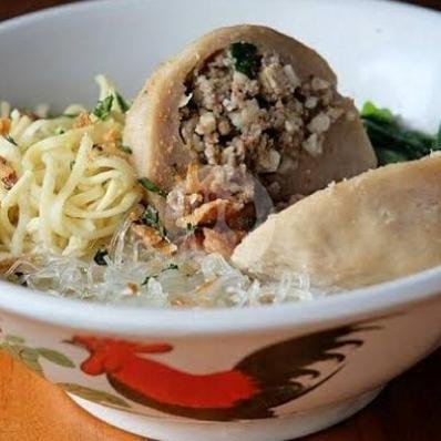 Baso Rudal Sukses: Nostalgia Rasa Bakso yang Menghangatkan Hati di Bandung
