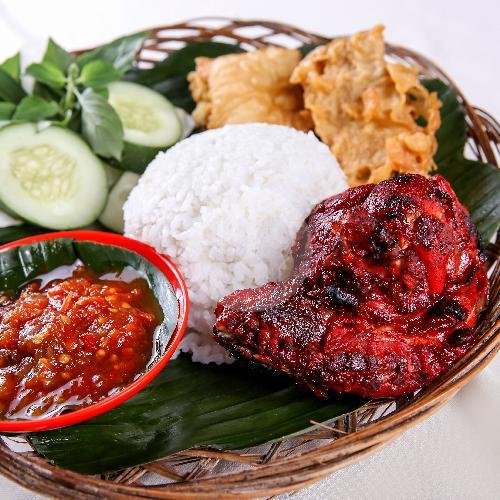 Review Ayam Bakar Madu Bu Elly: Surga Ayam Bakar di Kediri