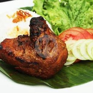Chocolatos Ice menu Ayam Bakar dan Goreng Kremes Tata, Laweyan