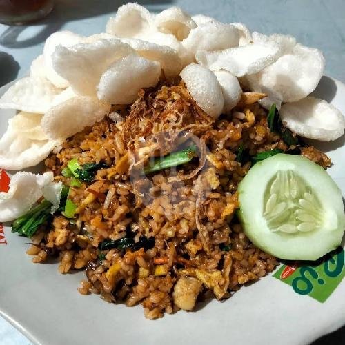 Nasi Goreng Bunga Trotoar: Pengalaman Kuliner Tak Terlupakan di Malang